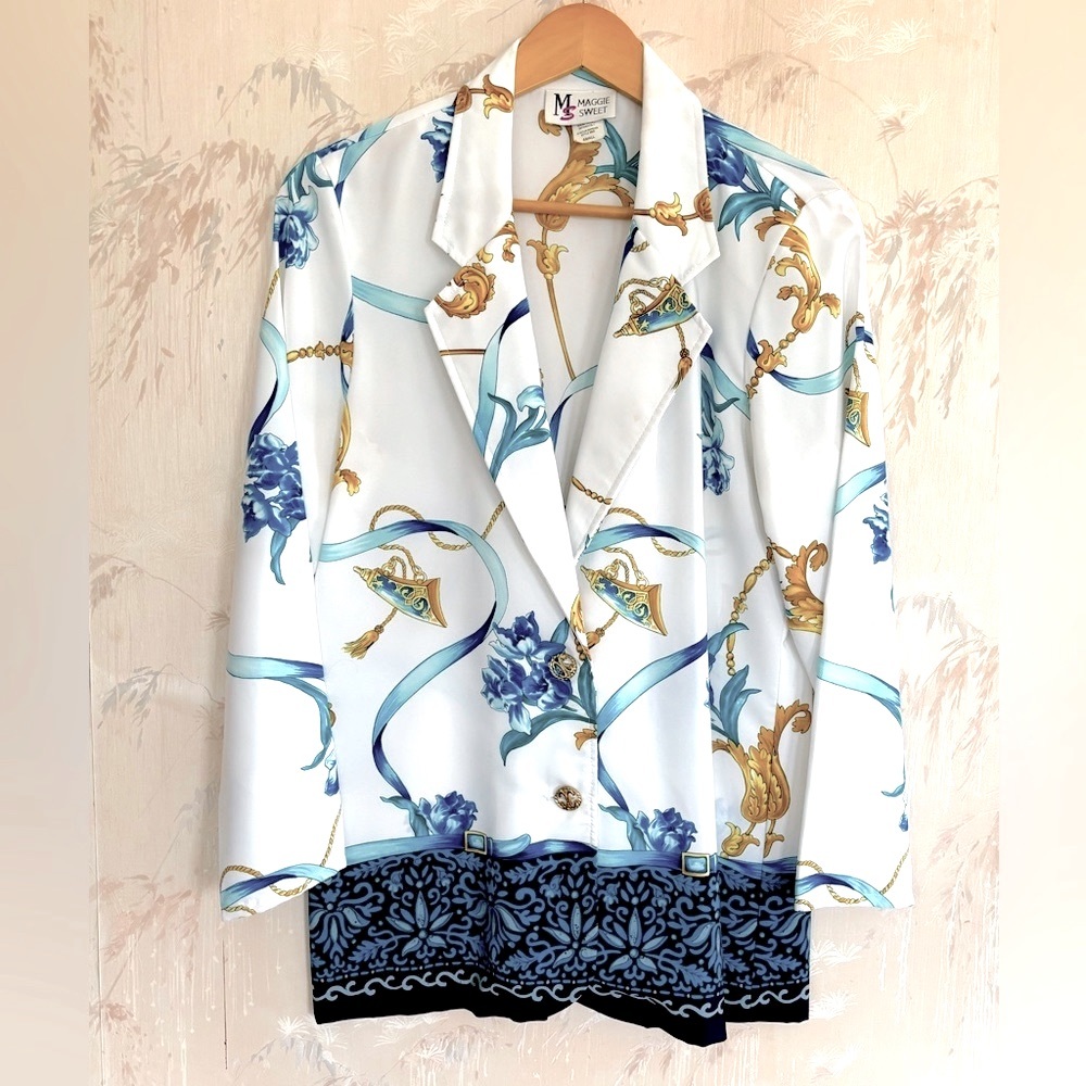 Maggie Sweet White and Blue Floral Pattern Lightweight Jacket Small